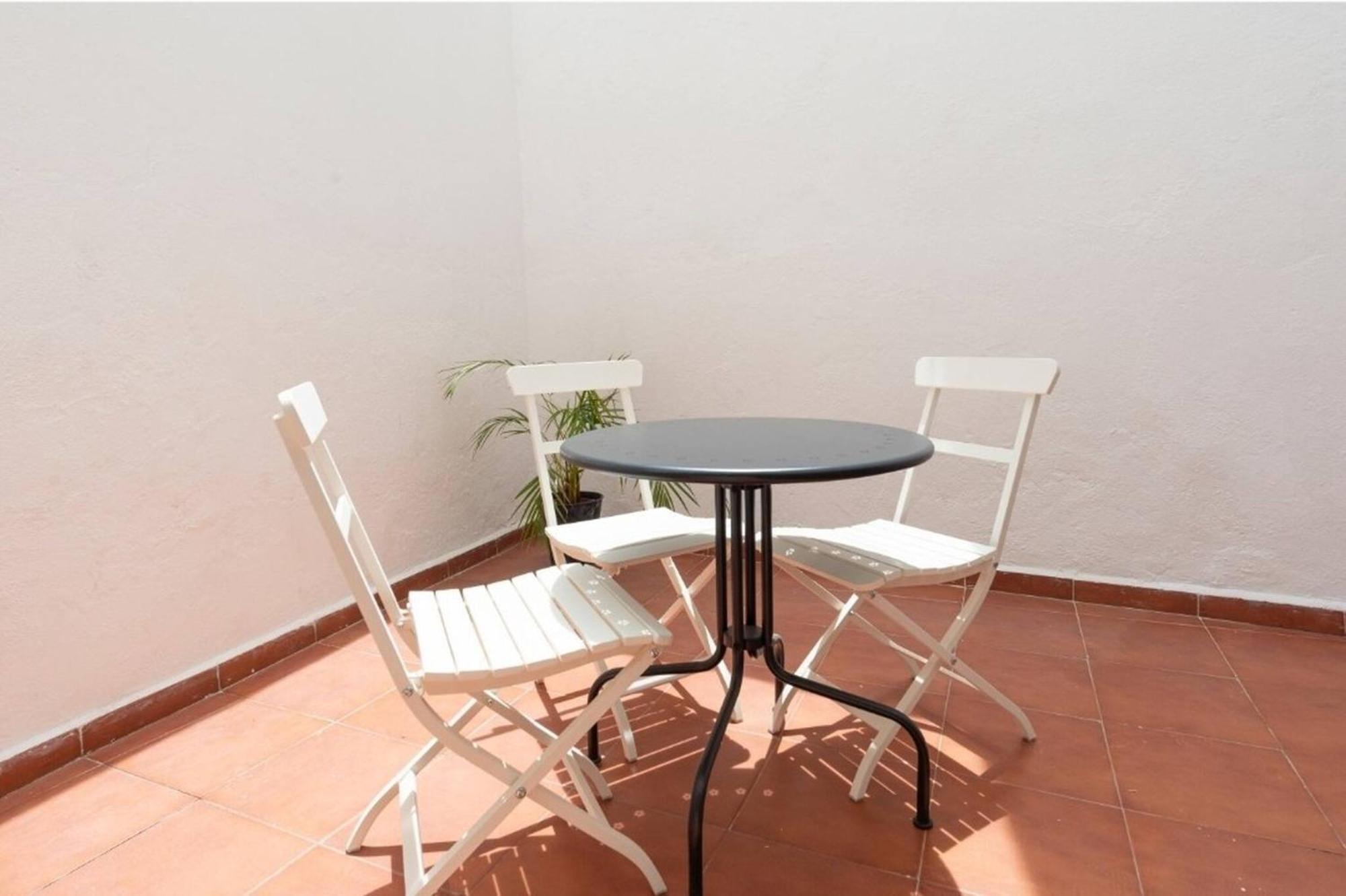 Stylish Malaga 2 Bedroom With Patio Exterior photo